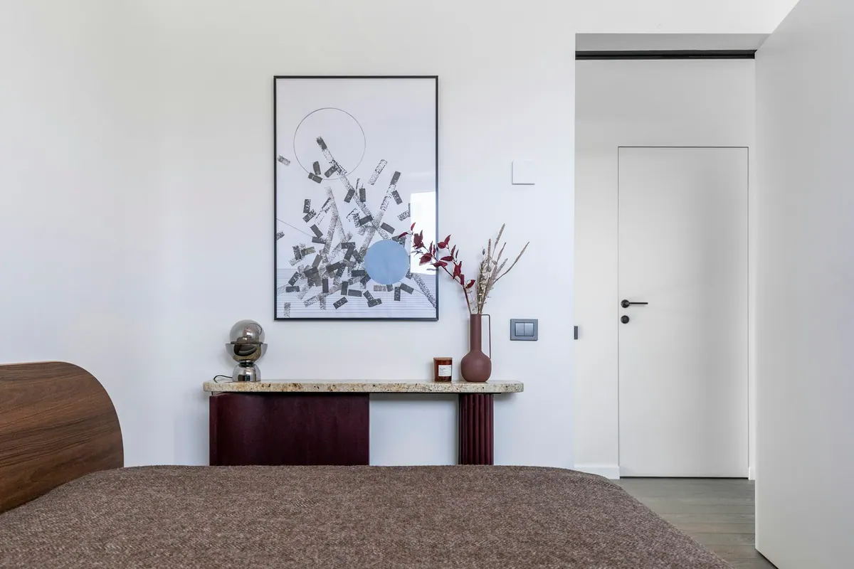 Apartamento Linho — Quarto e console